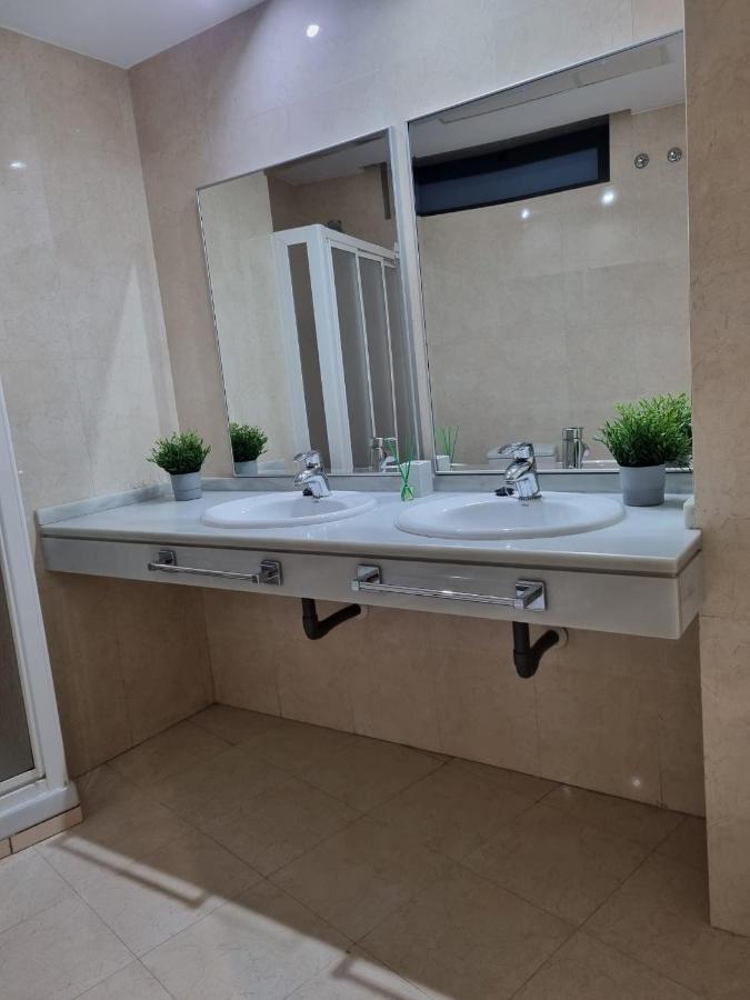 San Bernardo Family Apartment Севиля Екстериор снимка