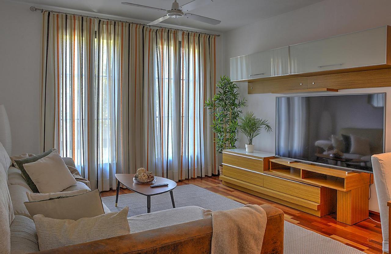 San Bernardo Family Apartment Севиля Екстериор снимка