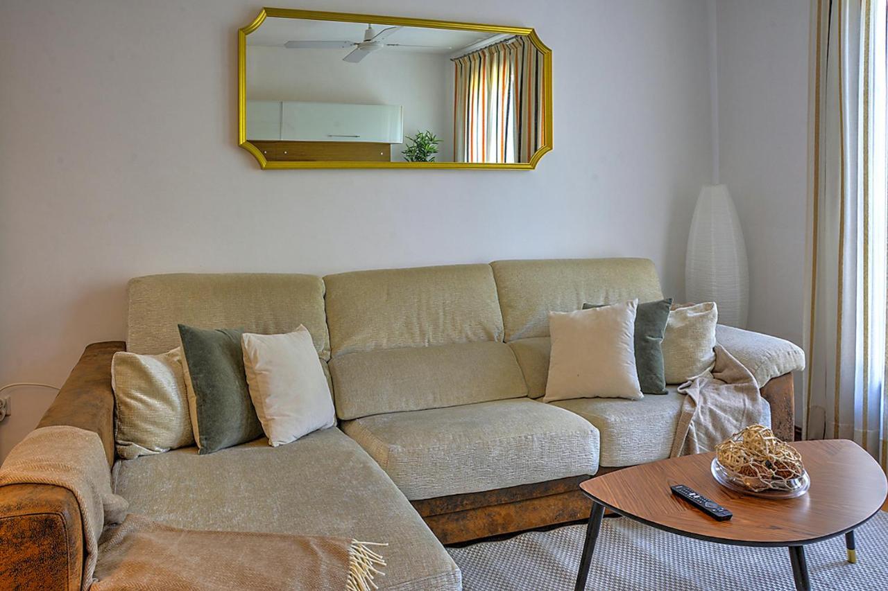 San Bernardo Family Apartment Севиля Екстериор снимка
