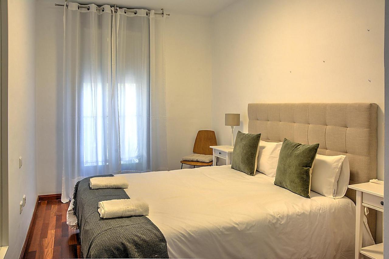 San Bernardo Family Apartment Севиля Екстериор снимка