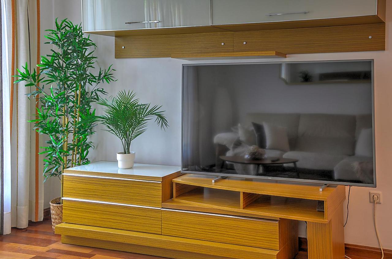 San Bernardo Family Apartment Севиля Екстериор снимка
