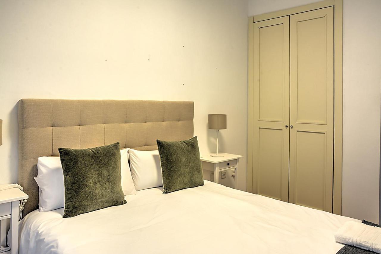 San Bernardo Family Apartment Севиля Екстериор снимка